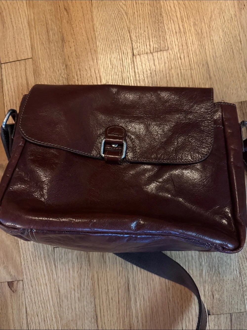 Men's Leather Messenger Bag in Deep brown- Sleek Crossbody